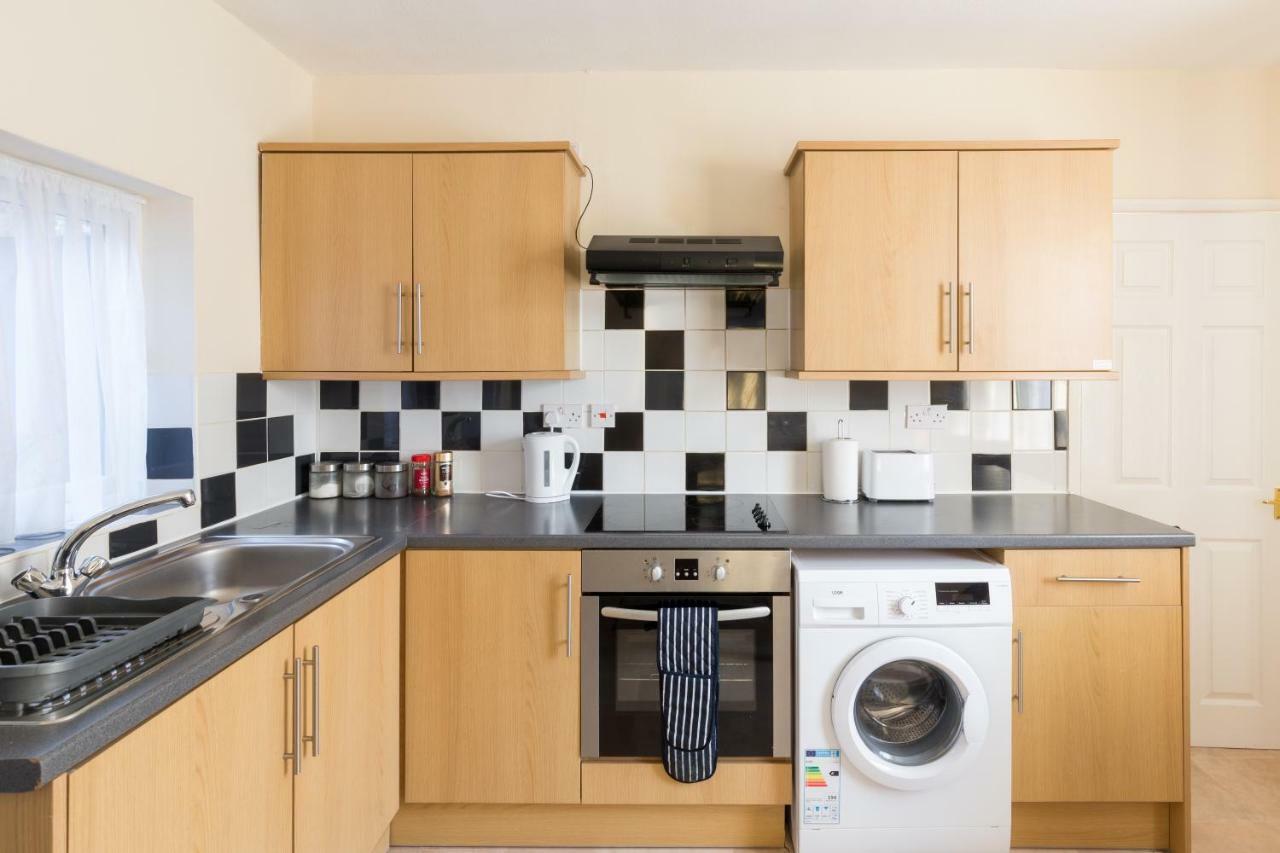 Well Presented 2 Bedroom House - Sleeps Four Leamington Spa Exterior foto