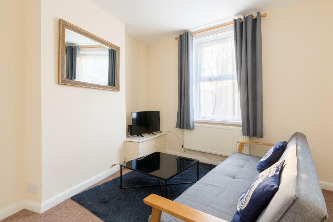 Well Presented 2 Bedroom House - Sleeps Four Leamington Spa Exterior foto